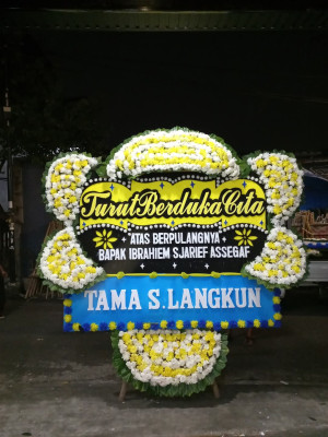 Papan Bunga Duka di Sinak